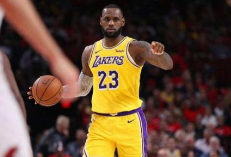 nba进攻万花筒有哪些人(说出来你别不信，NBA有史以来“万花筒”进攻只有5人)