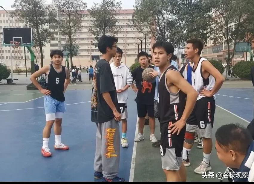 致青春，给梦想！成川外学子，用朝气与活力，尽展激情、健康阳光