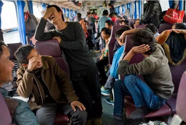 每个中国人心里，都有一段绿皮火车的记忆