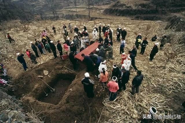 火葬将面临淘汰，我国引进低温粉碎“冰葬”技术，已在武汉试行