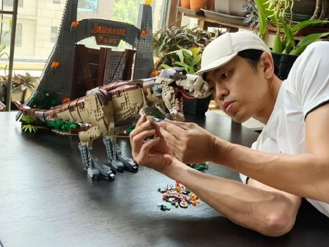 这家伙模拟考交白卷，努力俩月考上清华大学，和日本比赛还打瞌睡