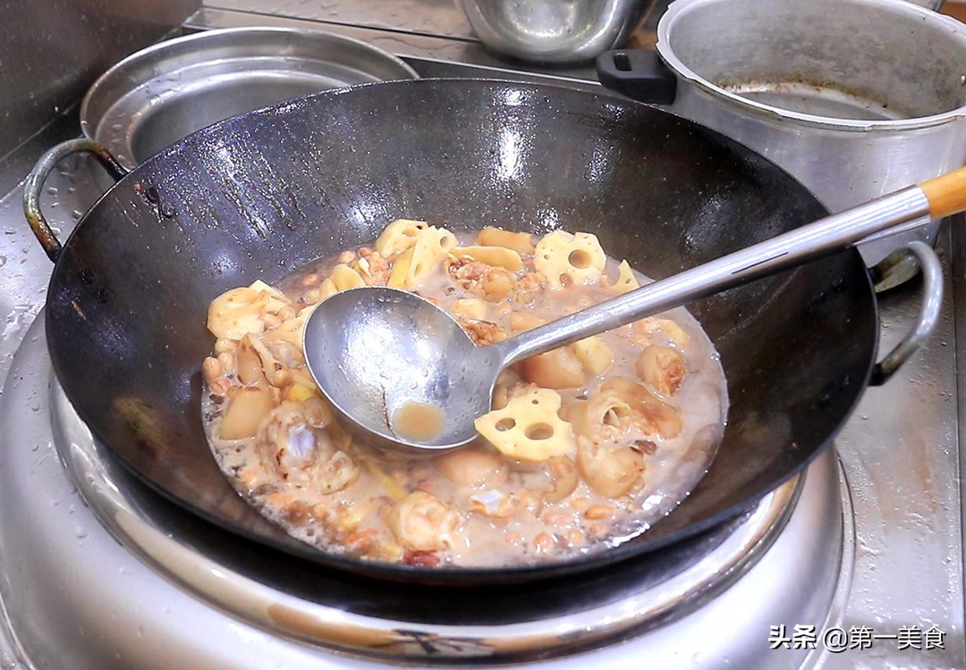 圖片[7]-【蓮藕豬蹄】做法步驟圖 湯汁入味 老少皆宜-起舞食譜網
