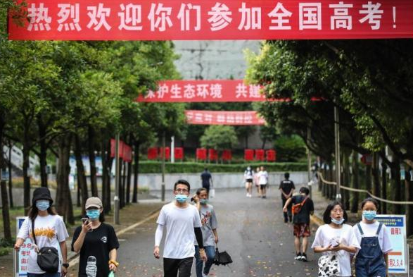 中国考试难度排行榜，高考仅排第三名，榜首考上的是“牛人”