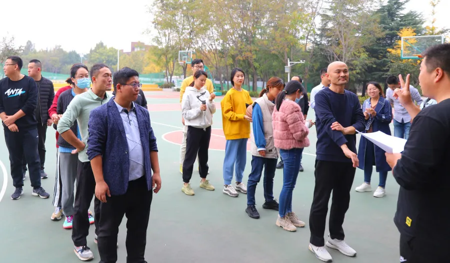 全员运动 凝心聚力 | 潍坊恒德实验学校举办秋季趣味运动会