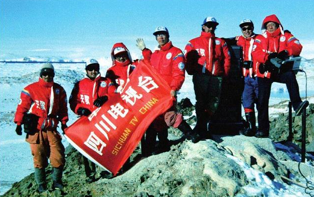两任妻子一不改嫁一未生子，数次替儿子道歉，张国立的悲喜往事