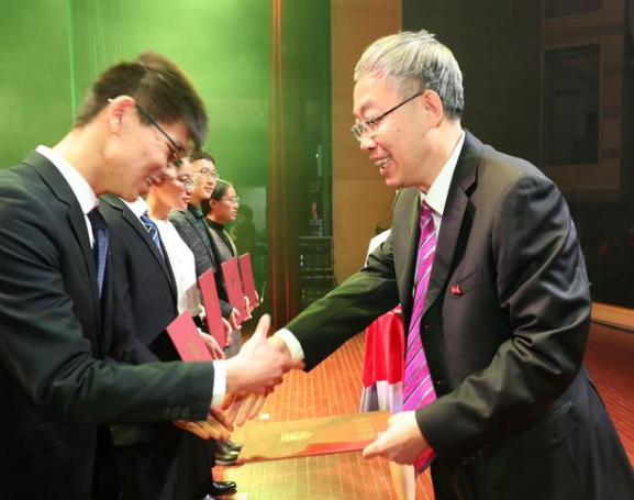 担心读研成本高，这几所高校考上就给钱，不打工也能经济独立