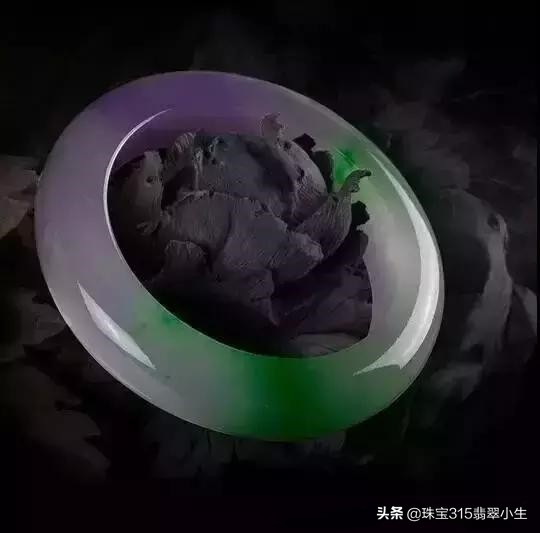 翡翠有几种品种(行家讲解翡翠的种类，看完再也不怕被人忽悠了)