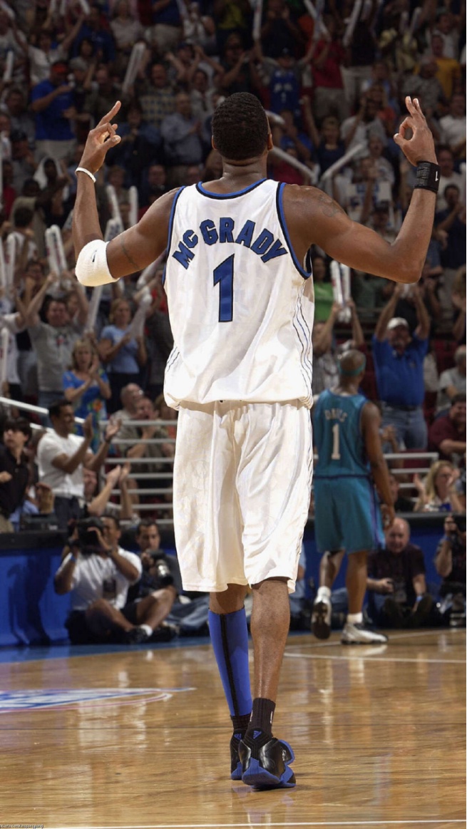 贝壳头篮球鞋新款图片(麦迪一代新配色复刻,你还记得这个酷炫的贝壳头