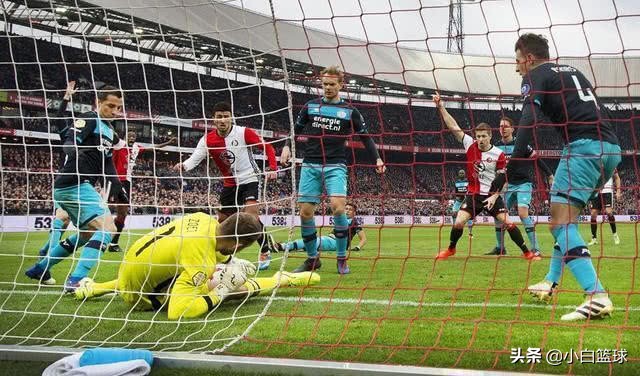 足球里面的乌龙球是什么意思（世界足坛最诡异的5个乌龙球？大风吹进自家球门，4将合力破自家门）