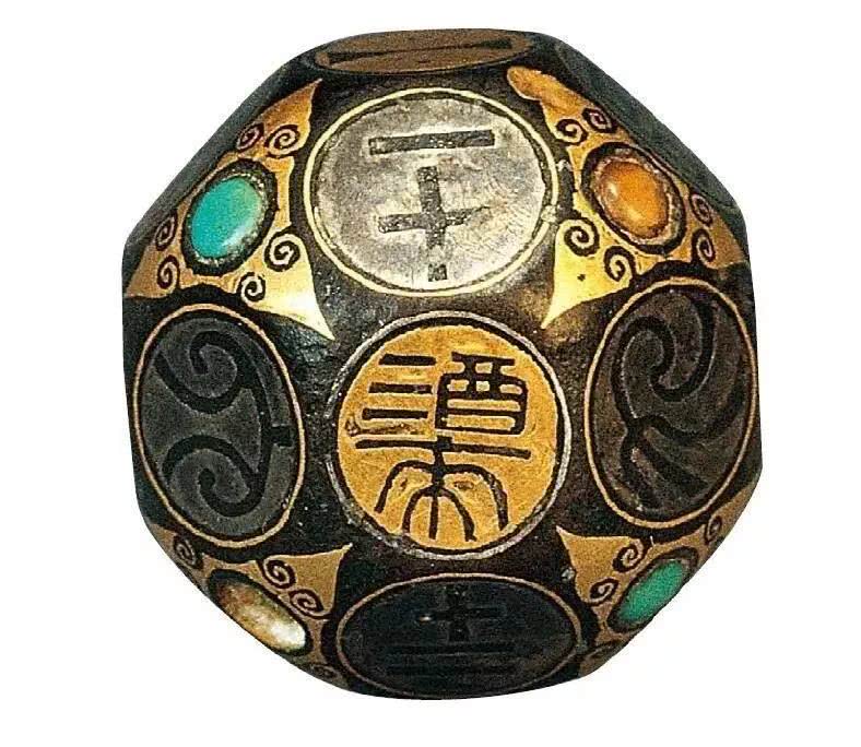 国家中上层的奢侈之风逐渐兴盛,成帝时期:"世俗奢僭罔极,靡有厌足