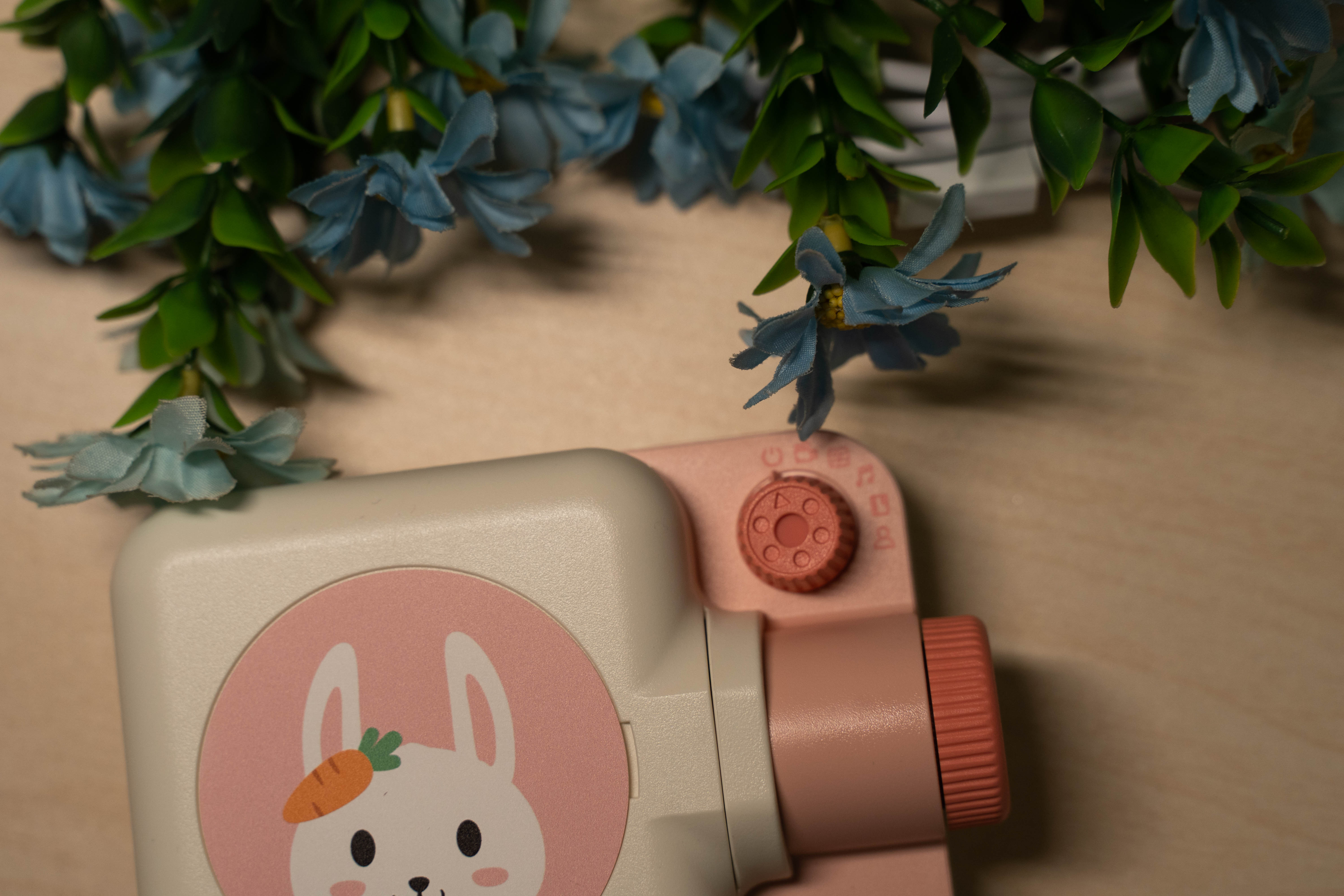 为带娃焦头烂额？不会启蒙教育？了解一下趣学伴绘本故事放映机