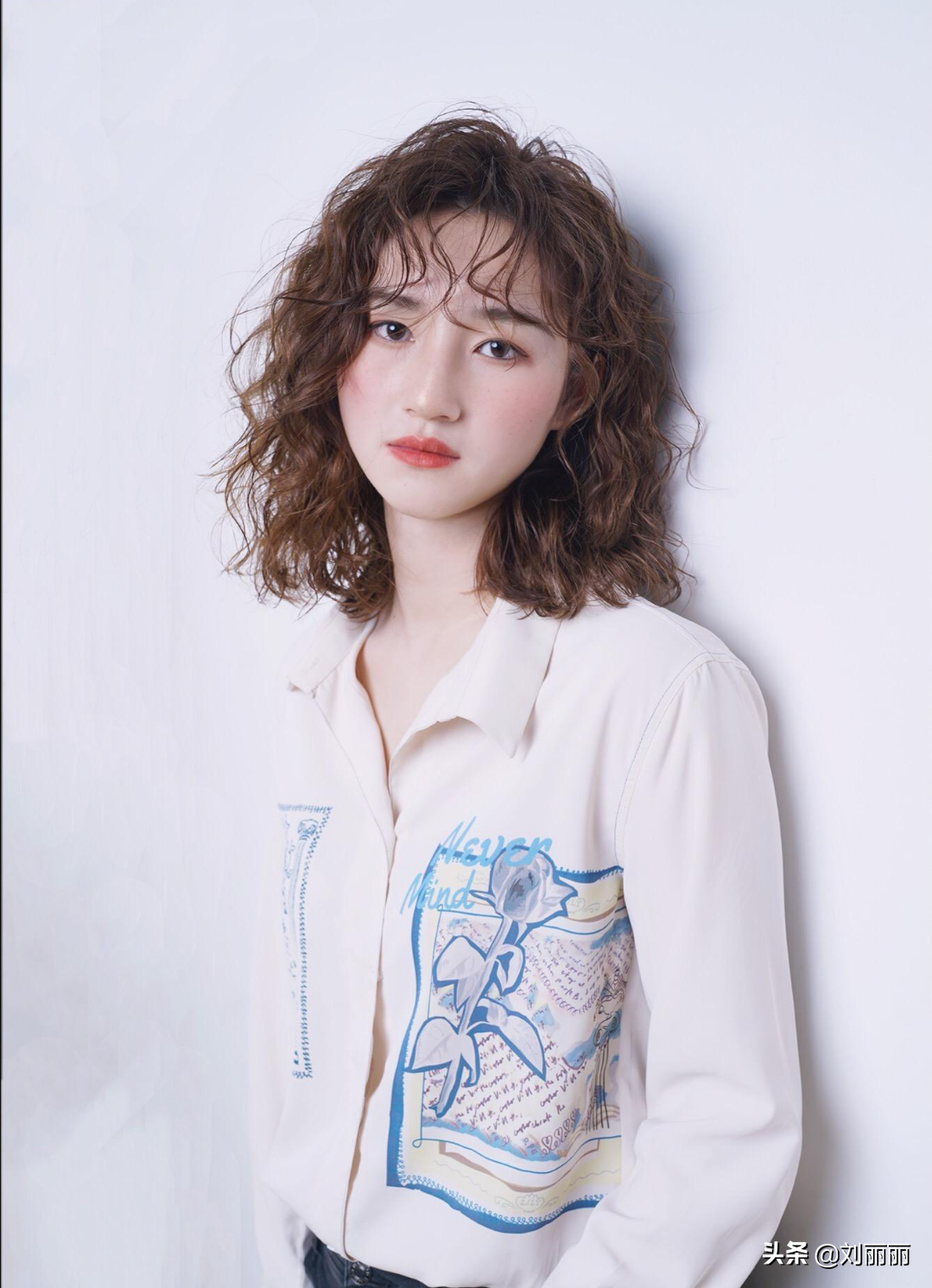 最洋气烫发20款，蓬松时尚显发量，适合头发细软少的女性