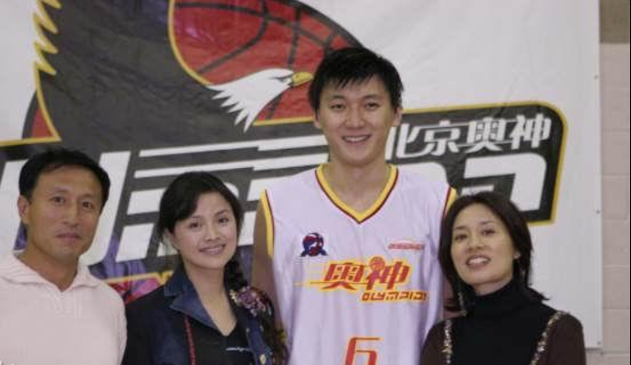 霍楠为什么做nba(北京奥神队史上的八大代表球员)