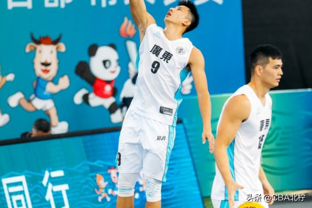 怎么进省篮球队(CBA三消息：青岛双外阵容不变，广东有望夺3冠，上海新援签证顺利)