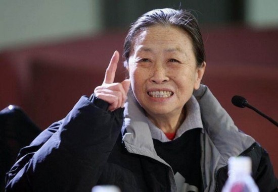 张少华去世：年迈的她为了儿子还房贷，儿子为何不去医院看望？