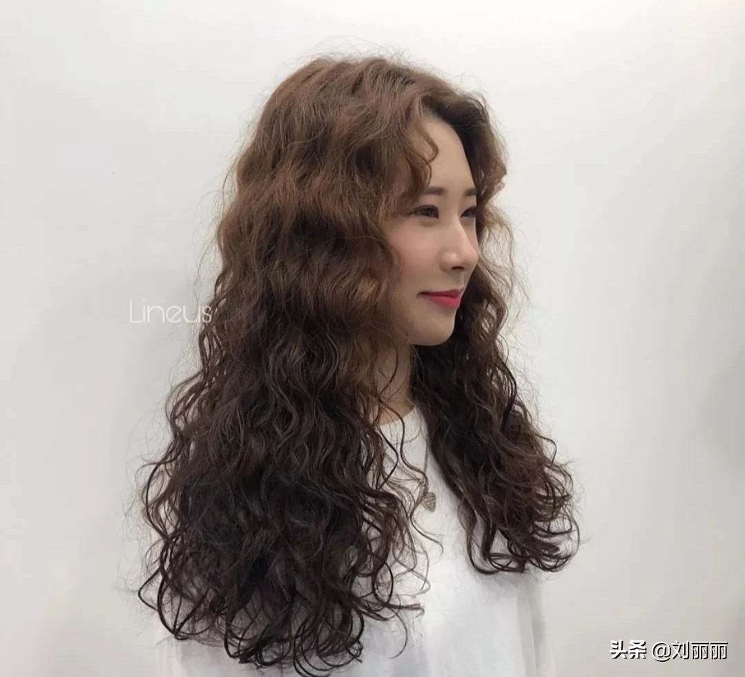 最洋气烫发20款，蓬松时尚显发量，适合头发细软少的女性