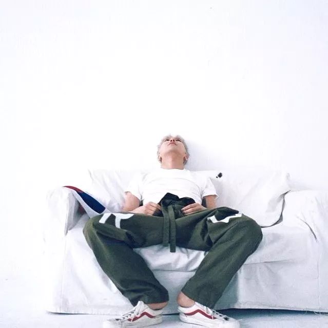 回归没两天的权志龙，又开始疯狂带货了？