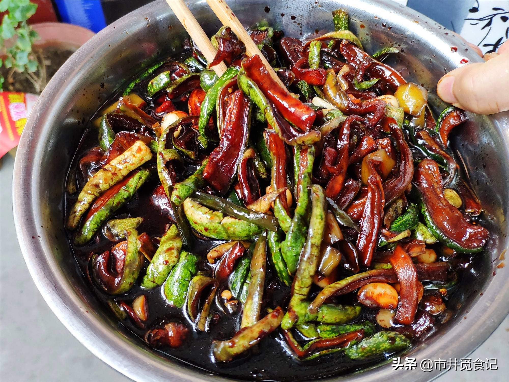 奶奶用了30多年的腌黄瓜配方，一次腌20斤，嘎嘣脆，咸香特好吃