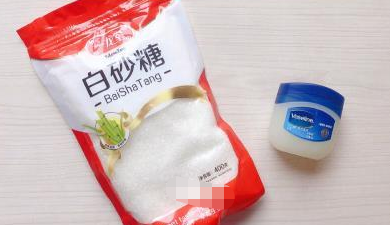 凡士林这么多年都白用了,不仅可以保湿补水,还有这十种强大功能