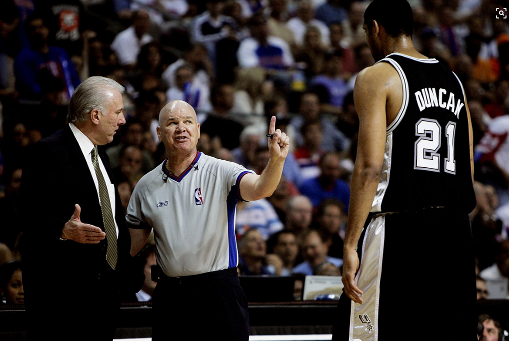 为什么nba走步不被罚(为何很多时候球员走步裁判却视而不见?