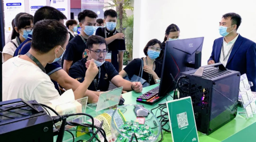 打破价格战魔咒，不做苦逼的砖头！这个中国品牌，做对了什么？