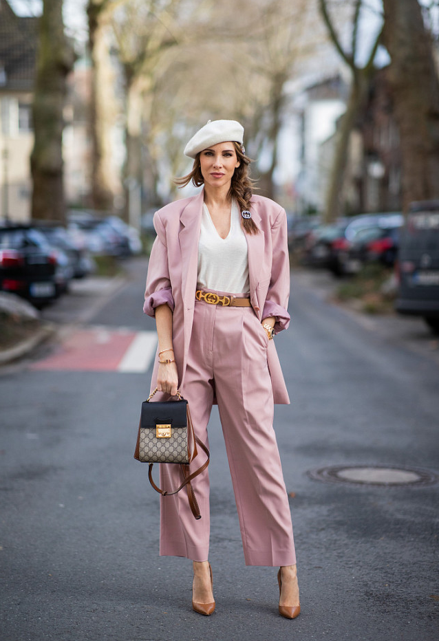 衣服颜色搭配表及效果图片(高级感的色彩不是只有黑白灰) - 赤虎壹号