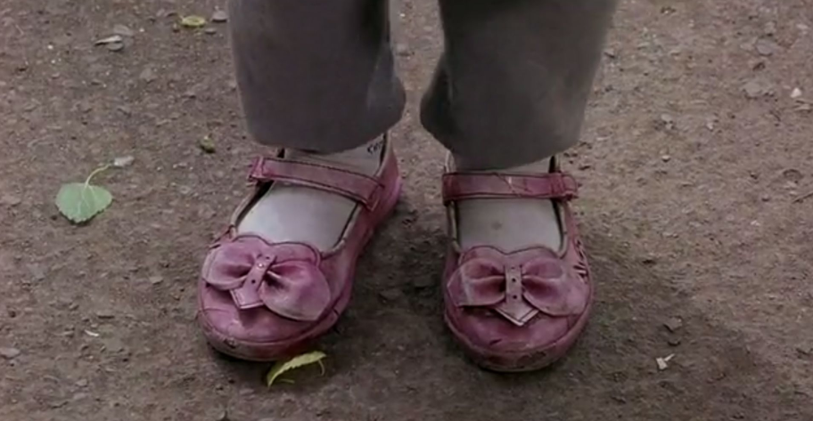 《小鞋子》：一双丢失的鞋子，以爱之名获得温暖与希望
