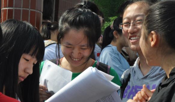 2021年高考数学考试结束，葛大爷终于现身，江苏考生却欲哭无泪