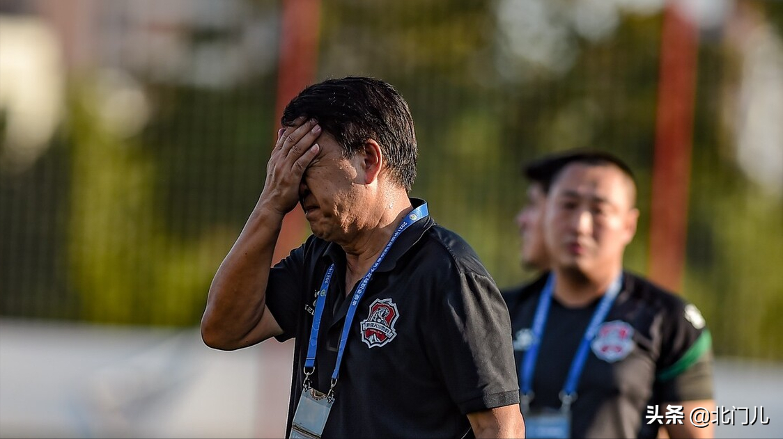 裴恩才下课(突然辞职！68岁国内名帅“背锅”23场，实在扛不住，7个月后解脱)