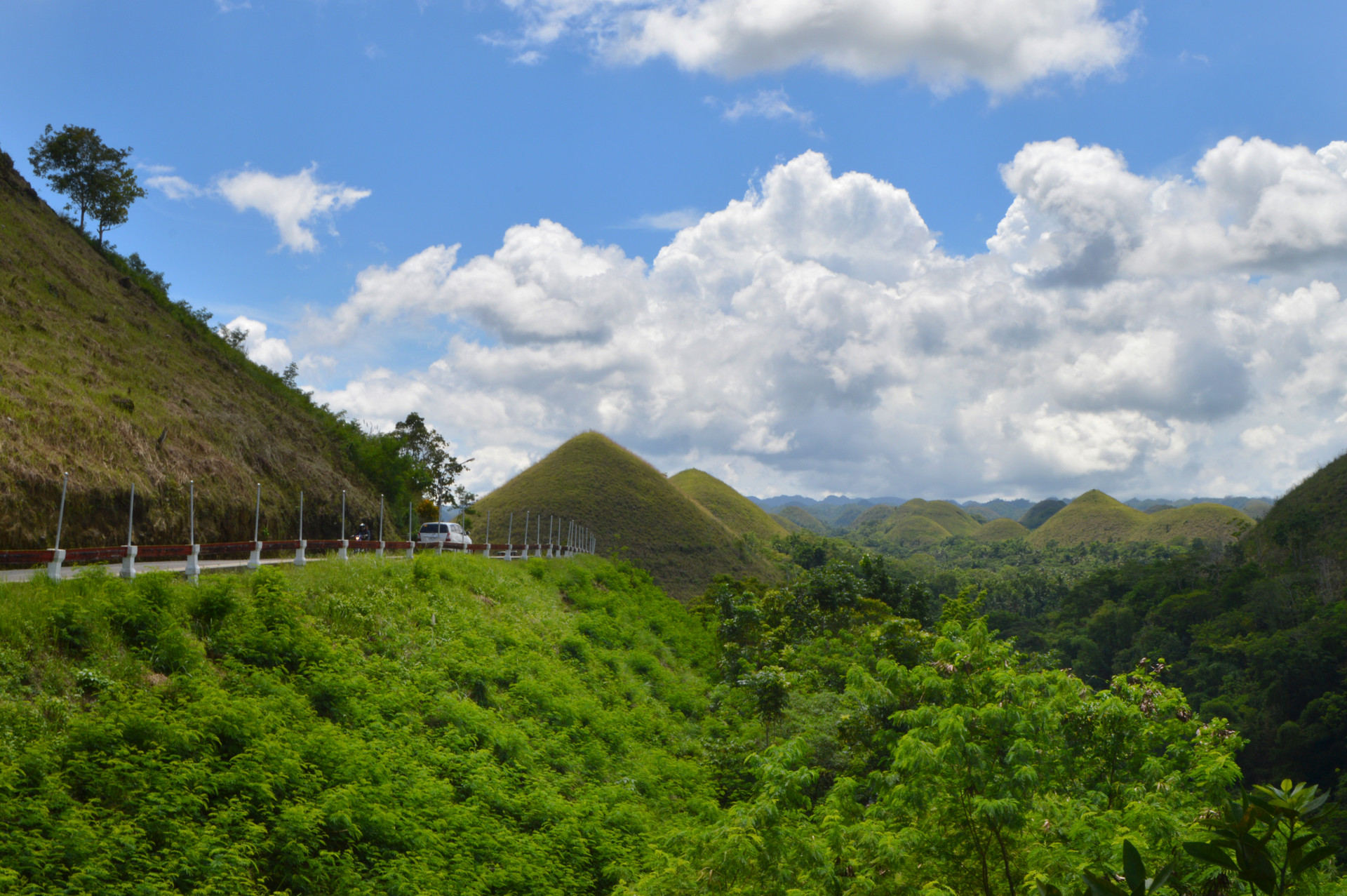 巧克力山(让人向往的垂涎之地,探索菲律宾巧克力山,曾是哈利波特取景