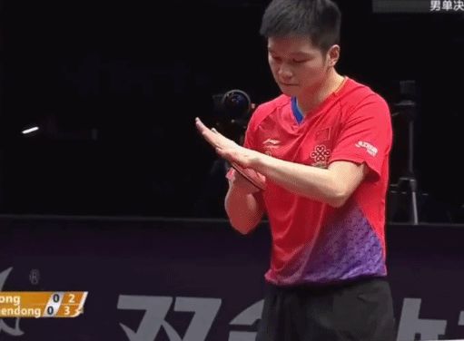 為什么不能手摸球臺（摸球臺和吹球已經明令禁止，不過影響沒有各位想象的那么大）
