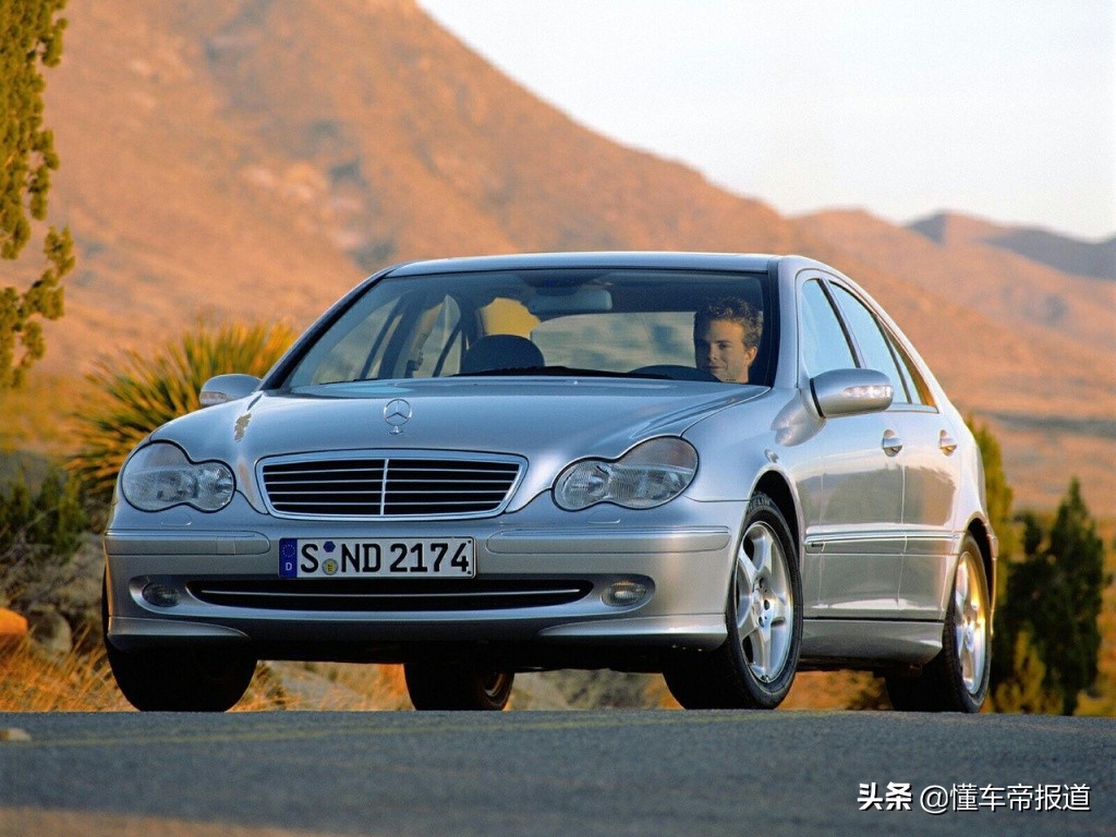 存天窗玻璃脱落隐患,奔驰召回2167辆涉事车辆