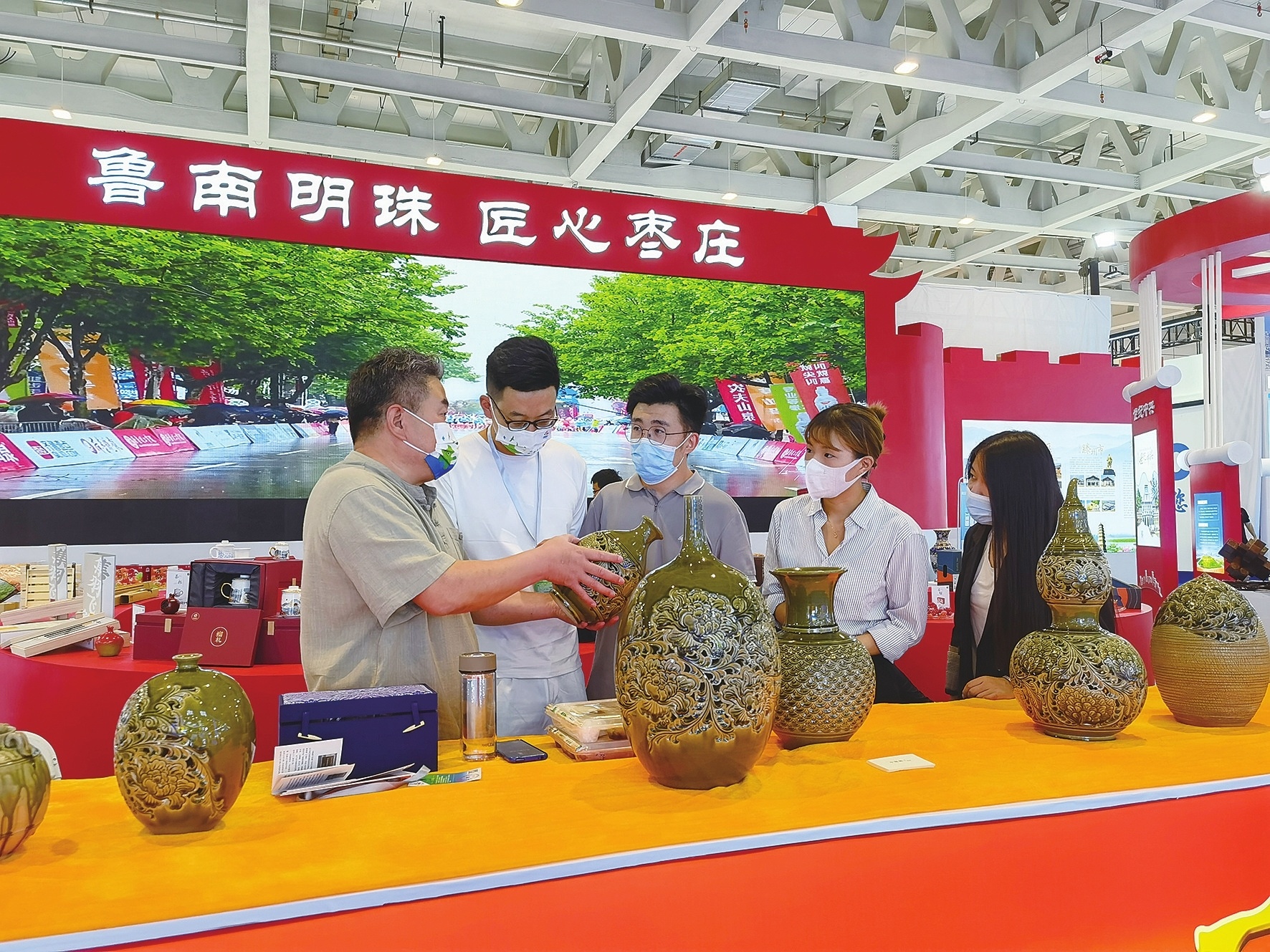 创投市场探访山东省枣庄市薛城区中陈郝古陶瓷传承人刘兵青瓷情怀