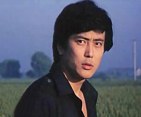 北影“男神”卢君：与女神陈肖依离婚30年后，年逾60今如何？