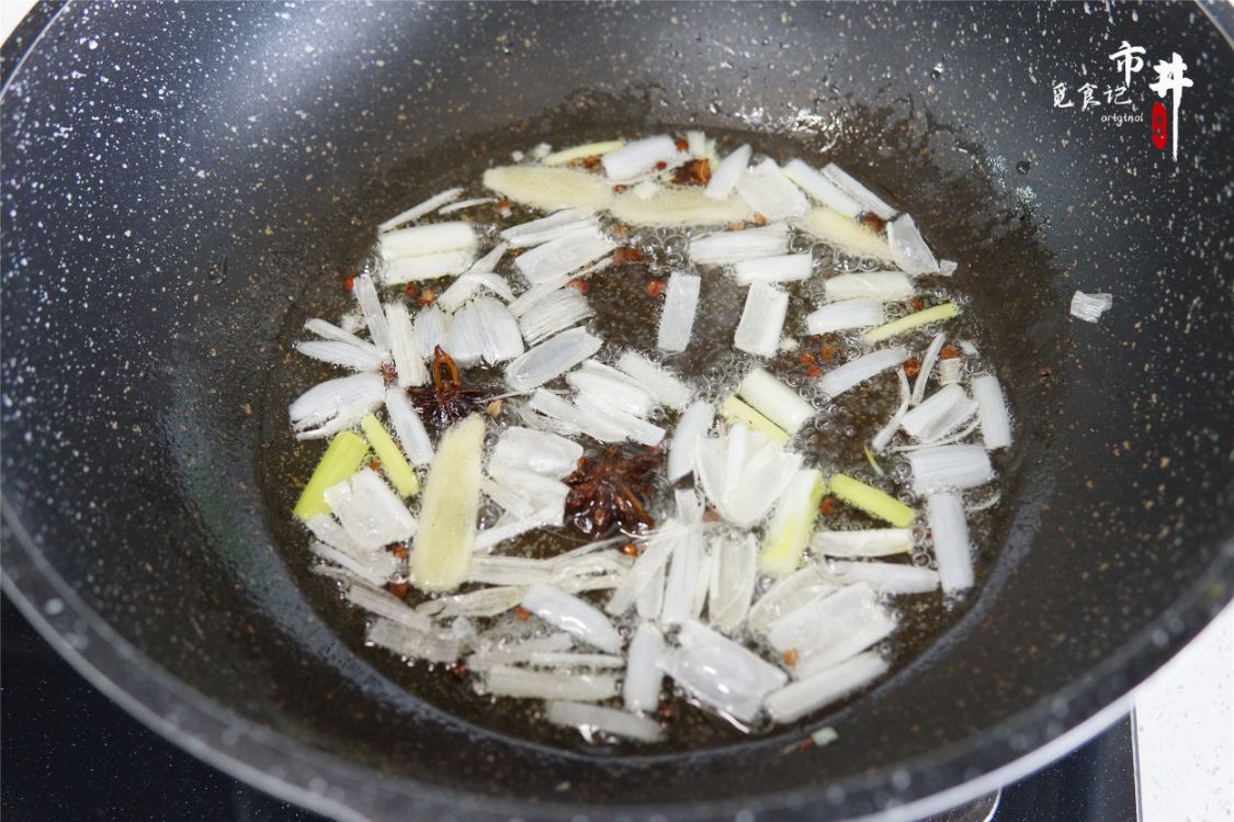 饭店包饺子的3个窍门，馅料还真有讲究，难怪饱满多汁，个个鲜香