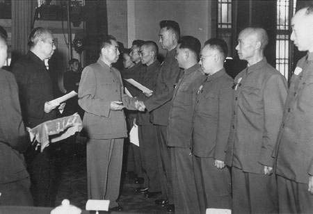 毛泽东拒当大元帅，陈毅差点落榜，十大元帅授衔大揭秘
