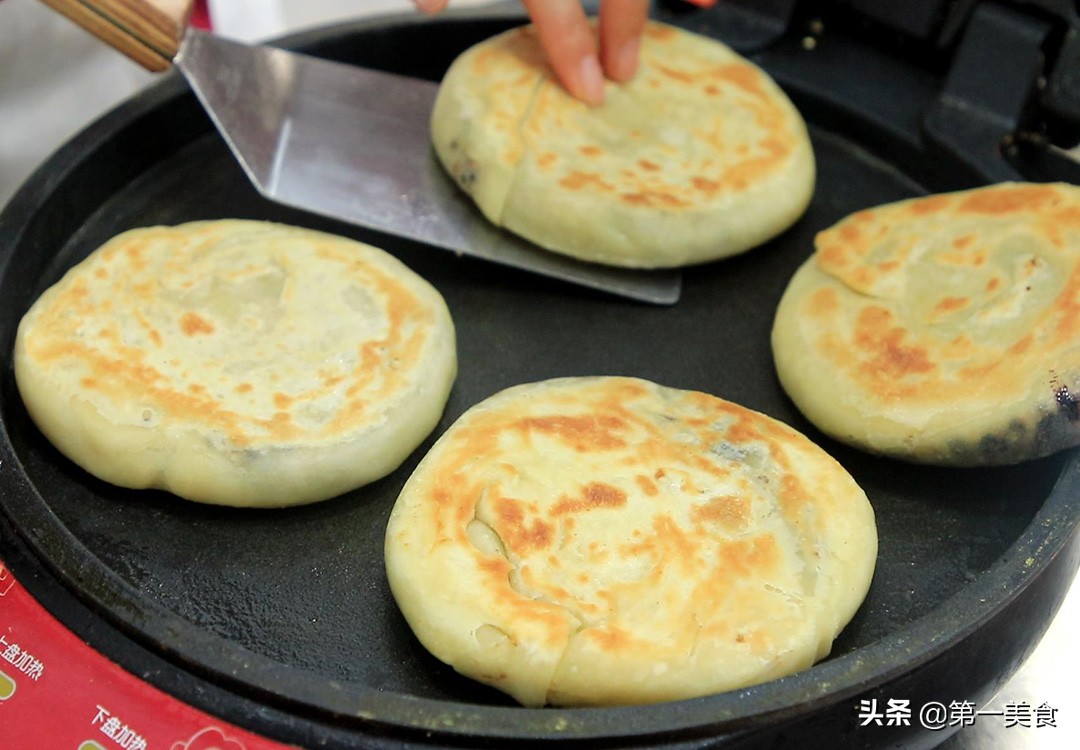 糖酥饼的家常做法，个个焦香酥脆，掌握这1个技巧，起酥又脆口