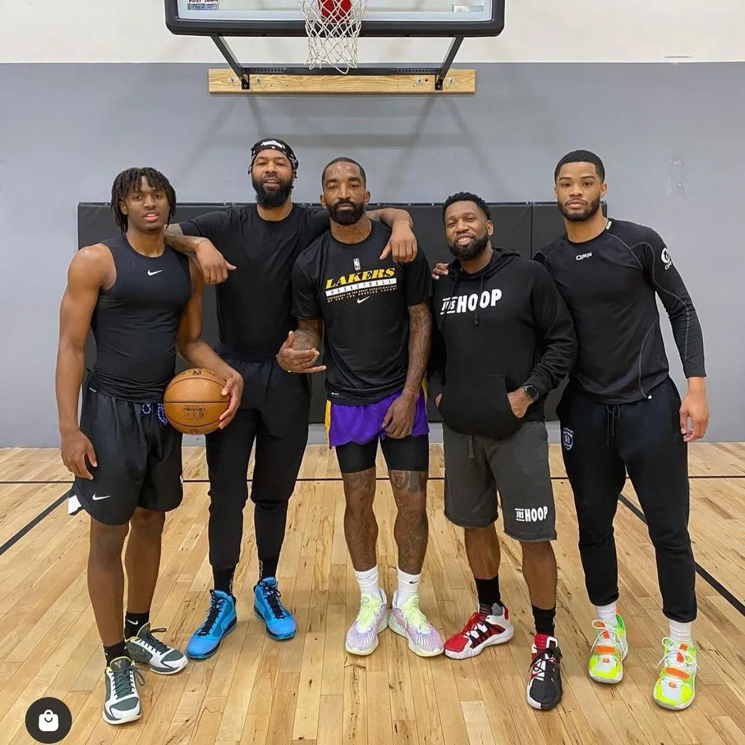 jr史密斯之前为什么退出nba(再见了，洛杉矶！正式退役！他以一个湖人的身份离开NBA)