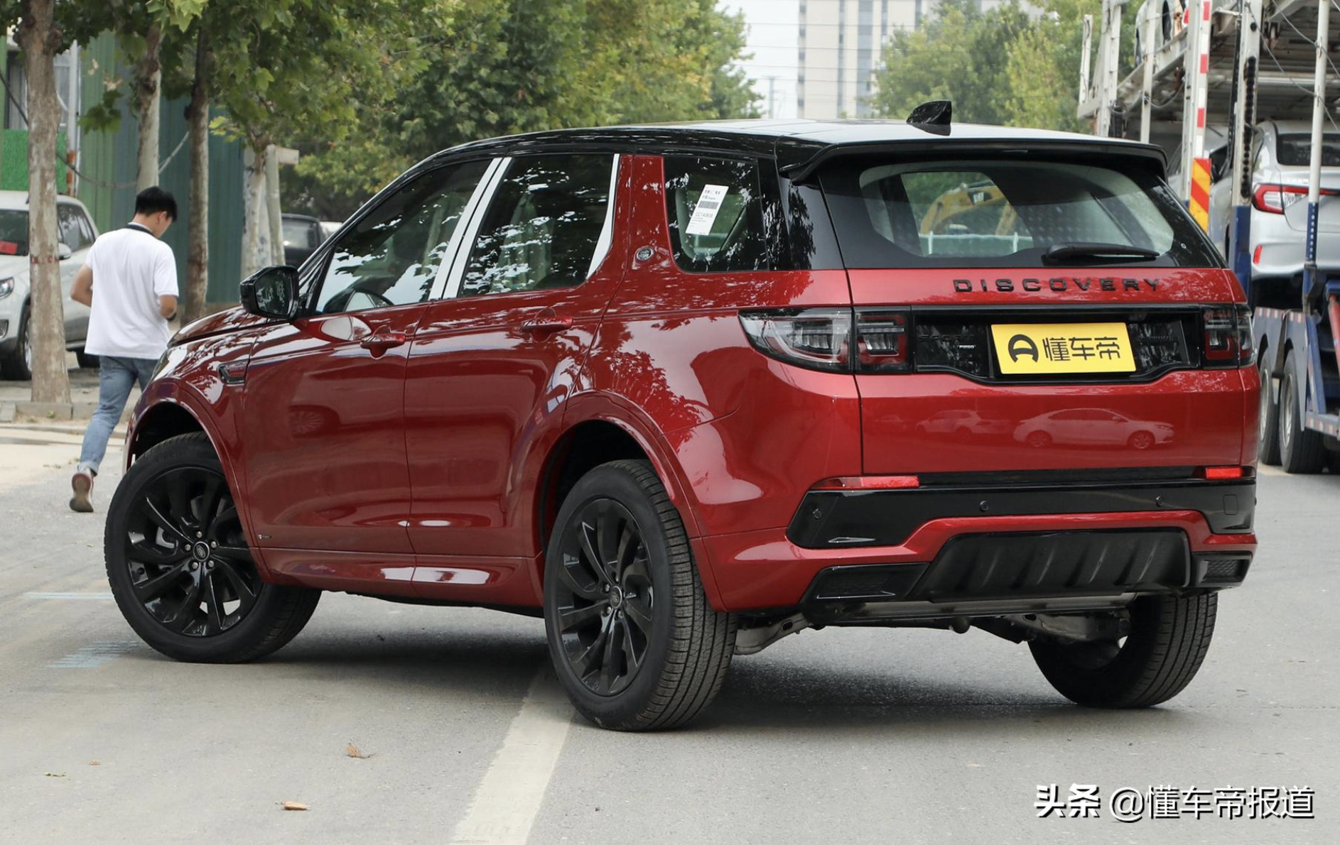 新车 | 售35.68万元起，2022款路虎发现运动版实车亮相，配置升级