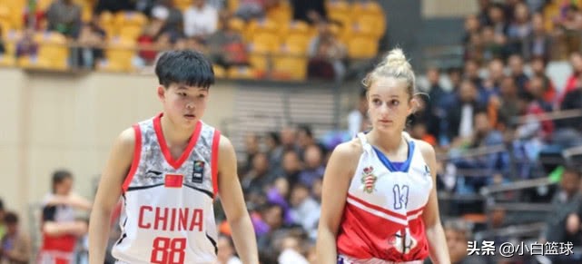 李缘u17世界杯(1.7米超星复苏！12中1后立马9中6，可17岁小将高光才是女篮之幸)