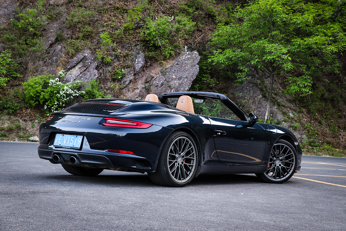 精分暴徒也懂柴米油盐 试驾911 Carrera S Cabriolet