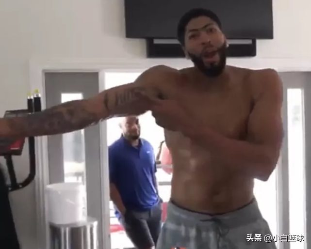 nba胸肌为什么平坦(杰克逊为何说AD是服用类固醇的邓肯？看2人同期身材与数据就知晓)