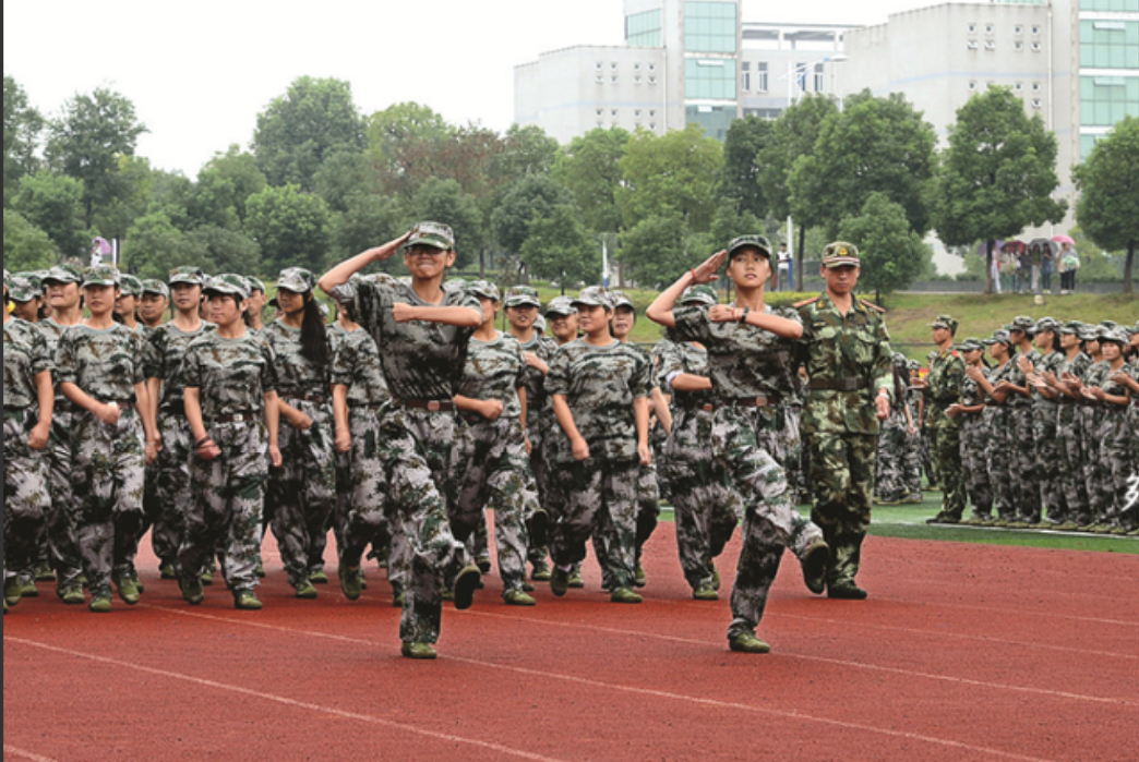 2021大学“军训时间表”出炉，最长将近一个月，学生表示无法接受