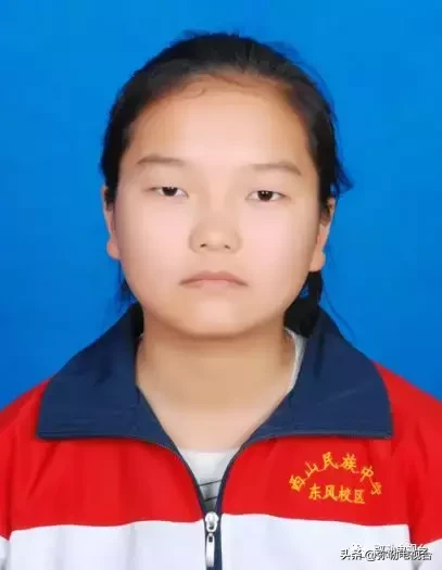 弥勒这几十名少年，真棒！有你母校的吗？
