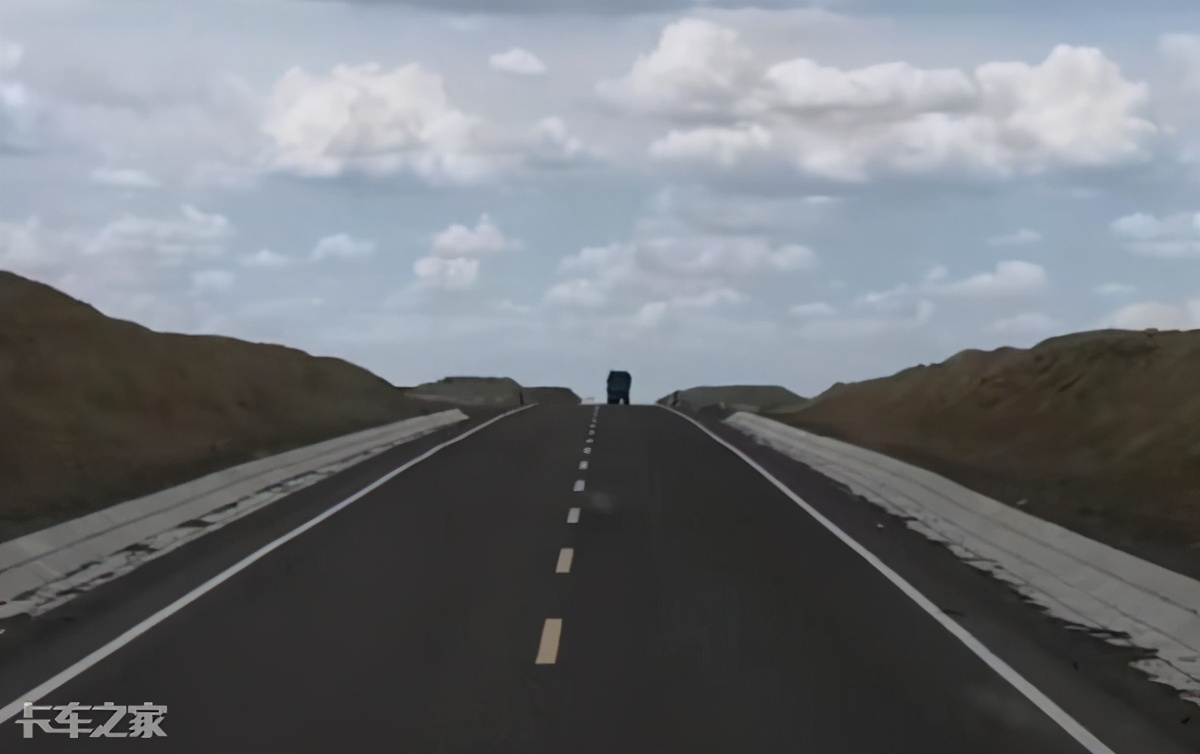 货车司机有多“狠”？独自一人穿越无人区，个个都是孤胆英雄