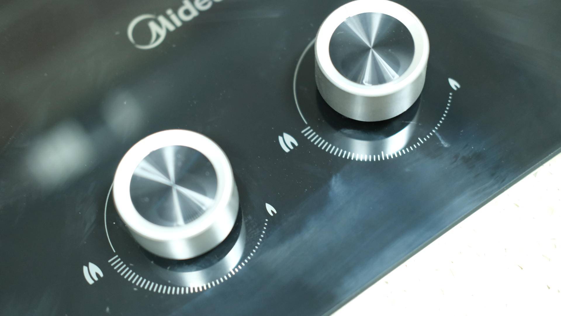 得知燃气灶的使用寿命是8年后，我赶紧换了新！美的Q67分享