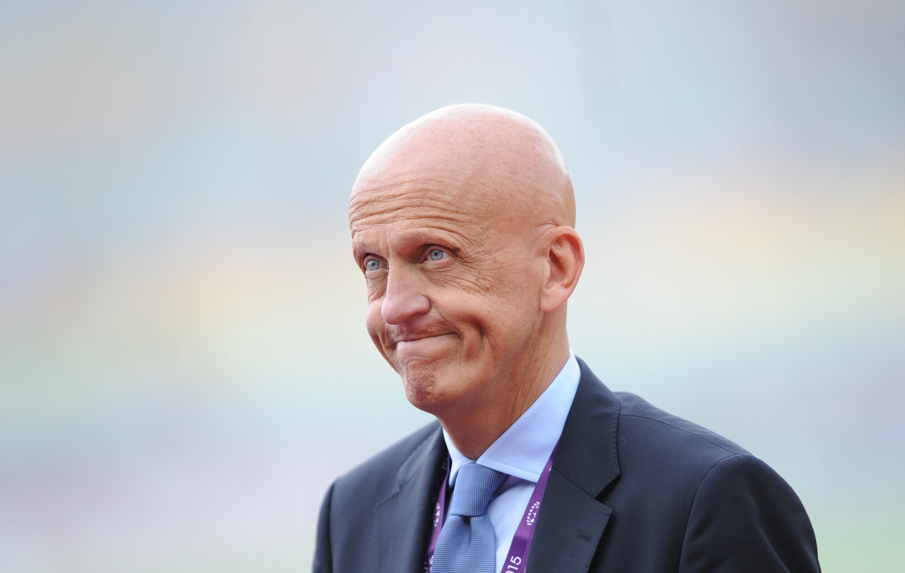 光头足球裁判退休（深度长文了解下足坛第一哨科里纳，著名的光头裁判）