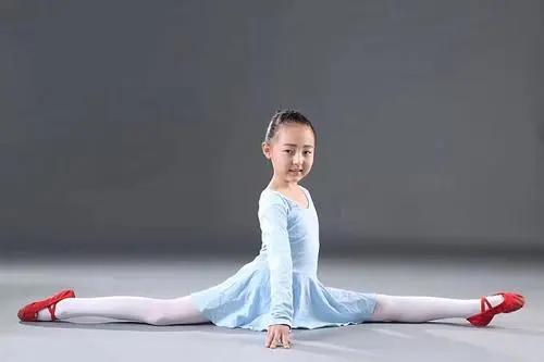 舞蹈是门苦艺术——先苦后甜，快乐万年
