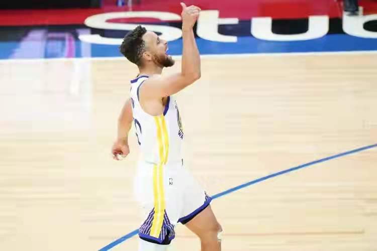 nba热身赛为什么没有库里(库里获NBA最佳球员奖项，还有望拿下超级顶薪，放弃奥运会有原因)