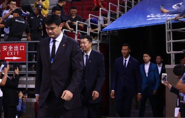 nba球場為什么不能推球員（姚明實施合同法的弊端來了，為了大合同，球員在國家隊出工不出力）